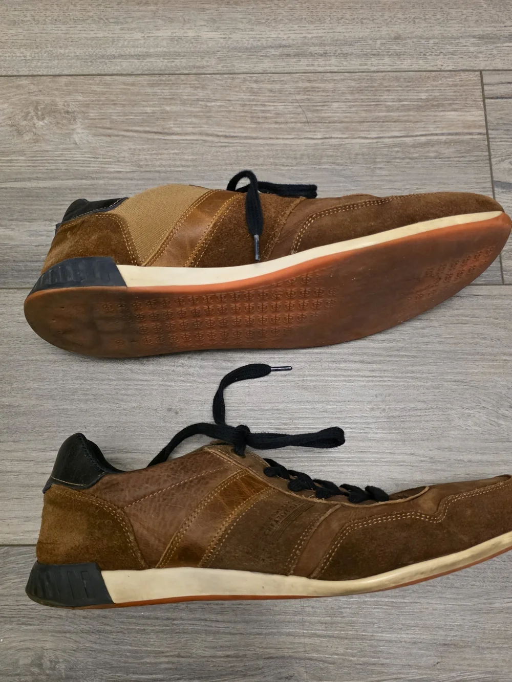 Men's Tan Suede Lace-Up Sneakers - Casual Everyday Comfort